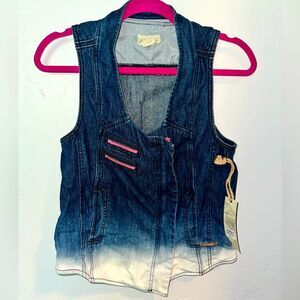 NWT Gimmicks by BKE Western Denim Ombré Bleached Zip Up Vest